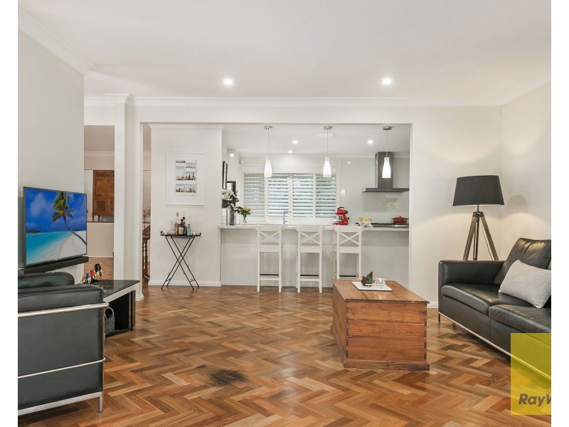 11 Forrest Court, Mount Ommaney QLD 4074