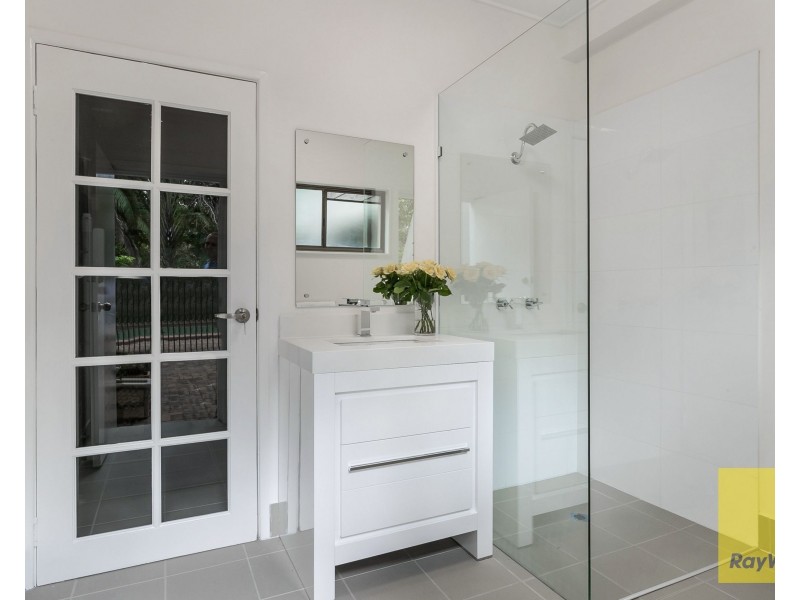 11 Forrest Court, Mount Ommaney QLD 4074