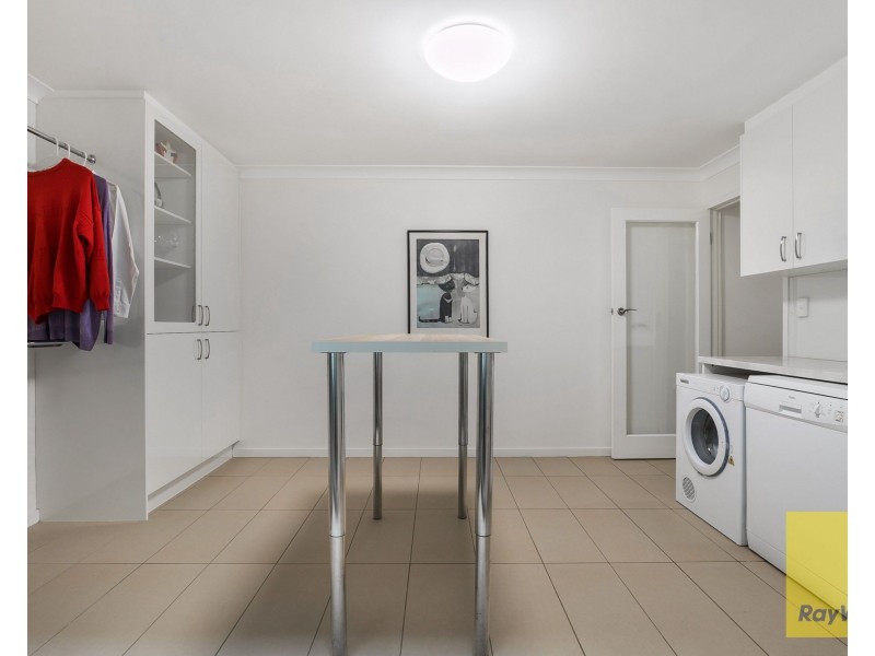 11 Forrest Court, Mount Ommaney QLD 4074