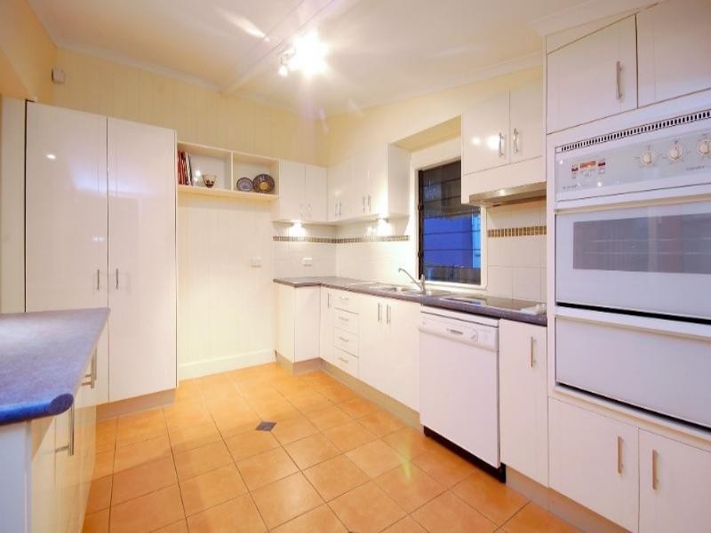 35 Frederick Street, Taringa QLD 4068