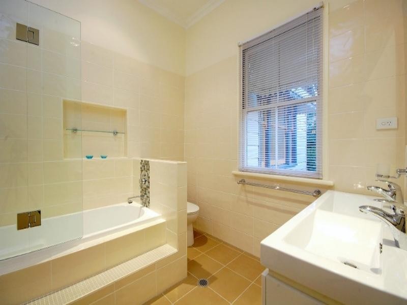 35 Frederick Street, Taringa QLD 4068