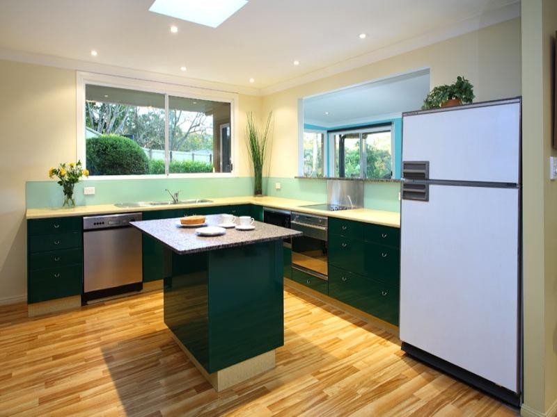 33 Chapel Hill Road, Chapel Hill QLD 4069