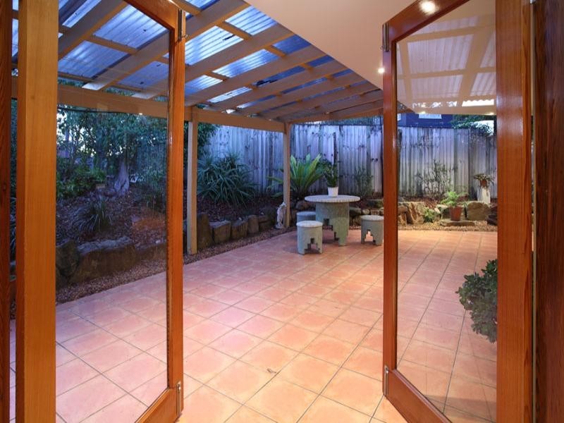 33 Chapel Hill Road, Chapel Hill QLD 4069
