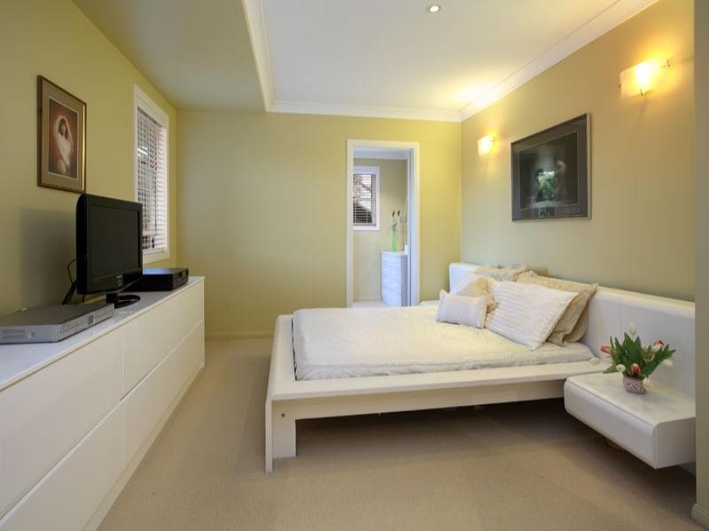 33 Chapel Hill Road, Chapel Hill QLD 4069