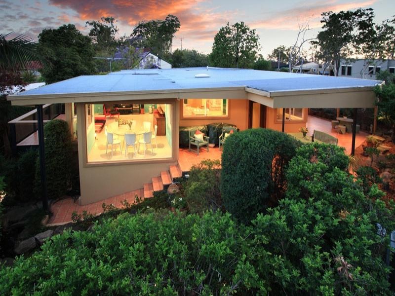 33 Chapel Hill Road, Chapel Hill QLD 4069