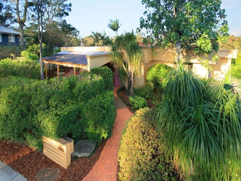 33 Chapel Hill Road, Chapel Hill QLD 4069