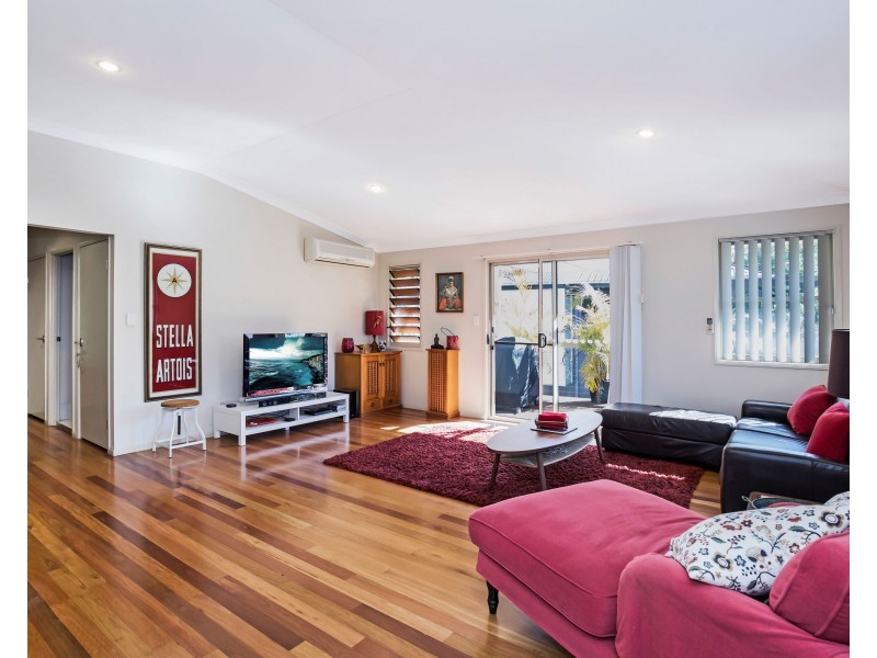 79 Palm Street, Kenmore QLD 4069