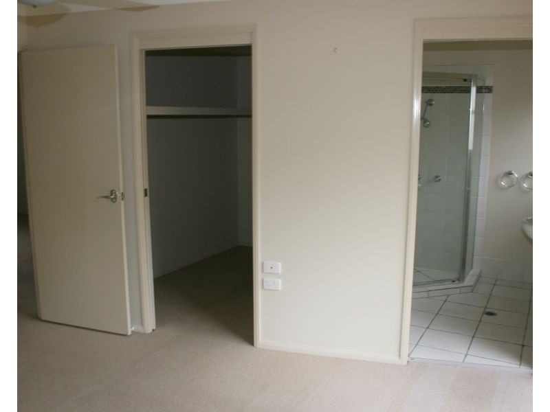 79 Palm Street, Kenmore QLD 4069