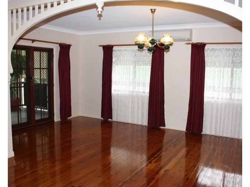 11 Howitt Street, Taringa QLD 4068