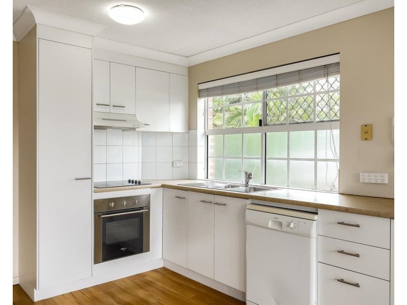 2/11 Sir Fred Schonell Drive, St Lucia QLD 4067