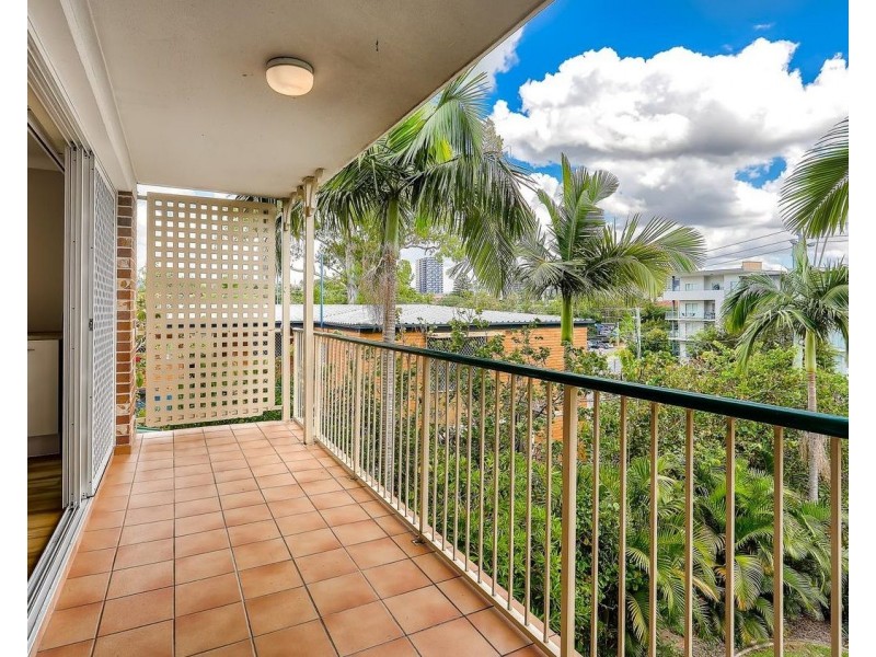 2/11 Sir Fred Schonell Drive, St Lucia QLD 4067