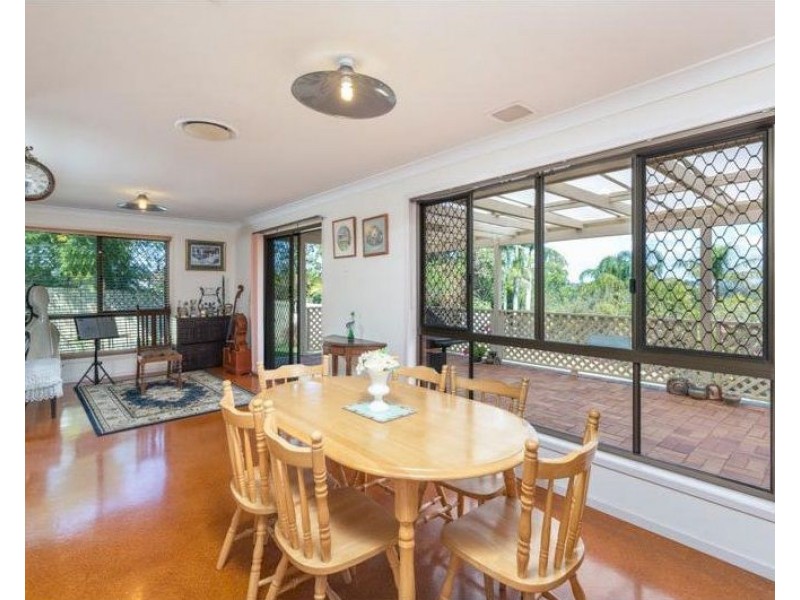24 Rialanna Street, Kenmore QLD 4069