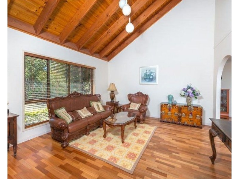 24 Rialanna Street, Kenmore QLD 4069