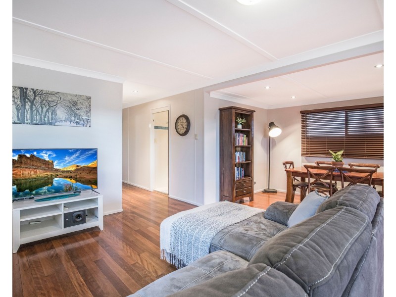 21 Carlyle Street, Seventeen Mile Rocks QLD 4073