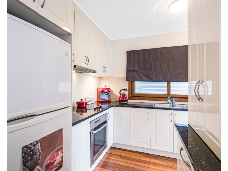 21 Carlyle Street, Seventeen Mile Rocks QLD 4073