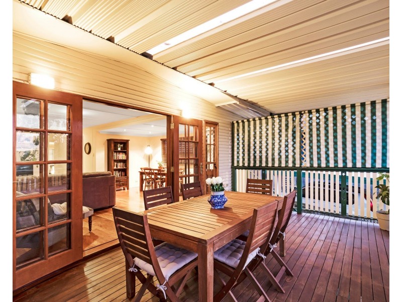 21 Carlyle Street, Seventeen Mile Rocks QLD 4073