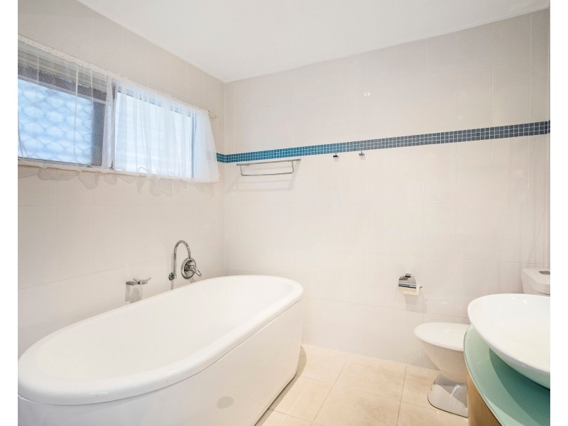 21 Carlyle Street, Seventeen Mile Rocks QLD 4073