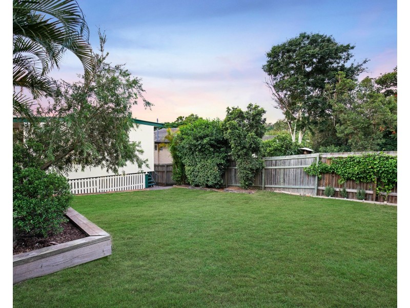 21 Carlyle Street, Seventeen Mile Rocks QLD 4073