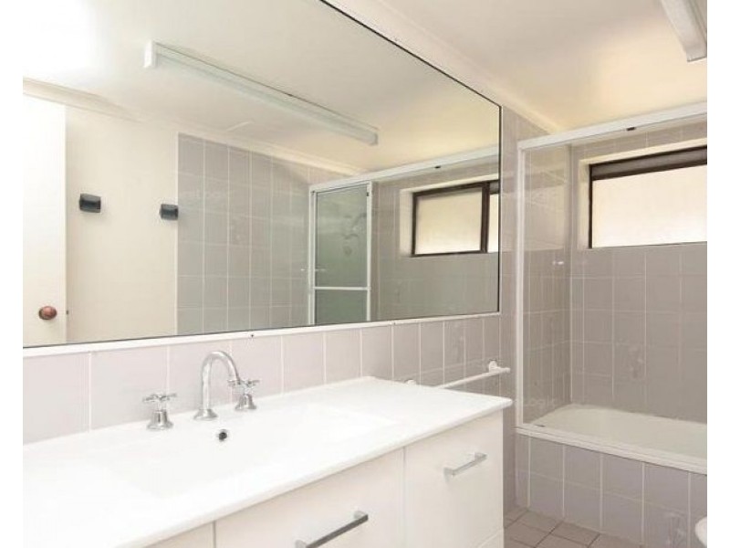 1/21 Grimes Street, Auchenflower QLD 4066