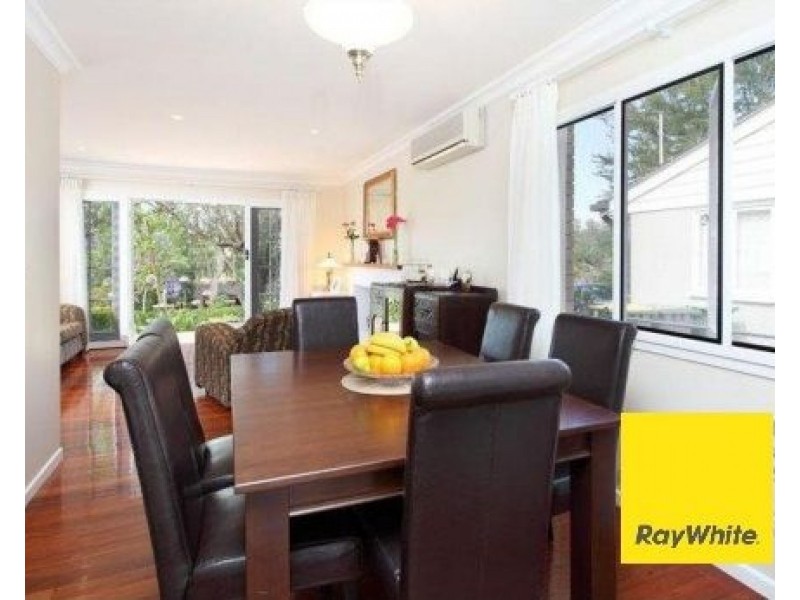 10 Mabb Street, Kenmore QLD 4069