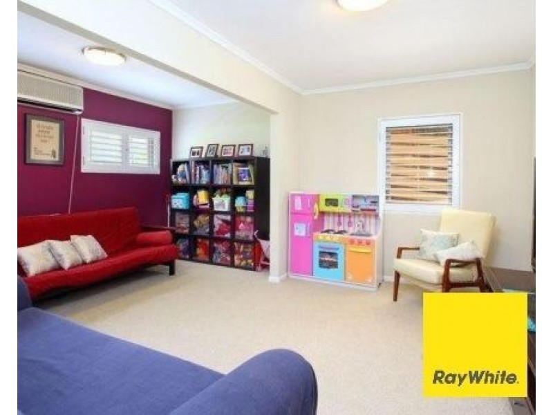 10 Mabb Street, Kenmore QLD 4069