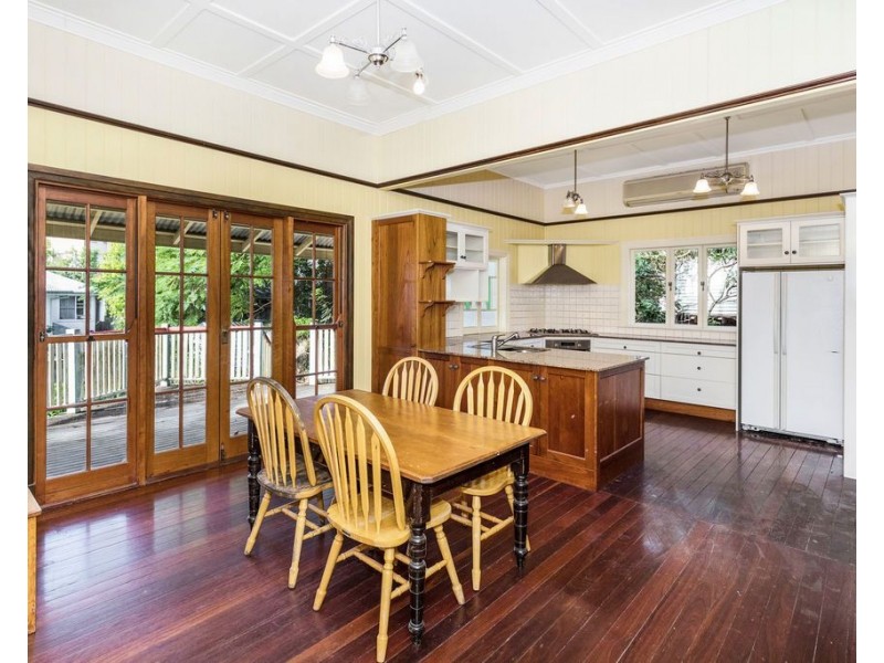 16 Sir Fred Schonell Drive, St Lucia QLD 4067