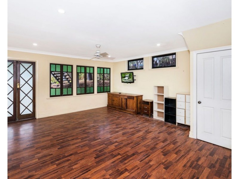 16 Sir Fred Schonell Drive, St Lucia QLD 4067