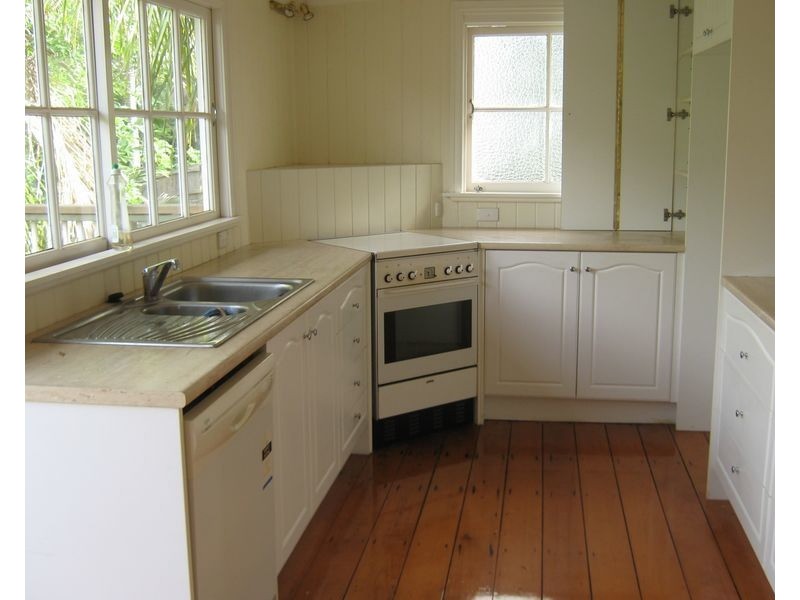 37 Fewings Street, Toowong QLD 4066