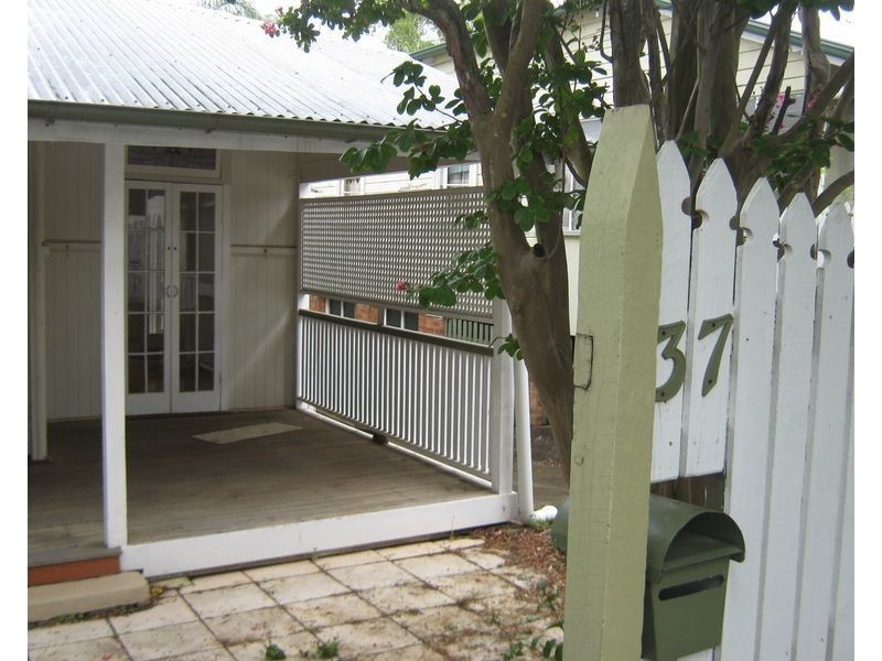 37 Fewings Street, Toowong QLD 4066