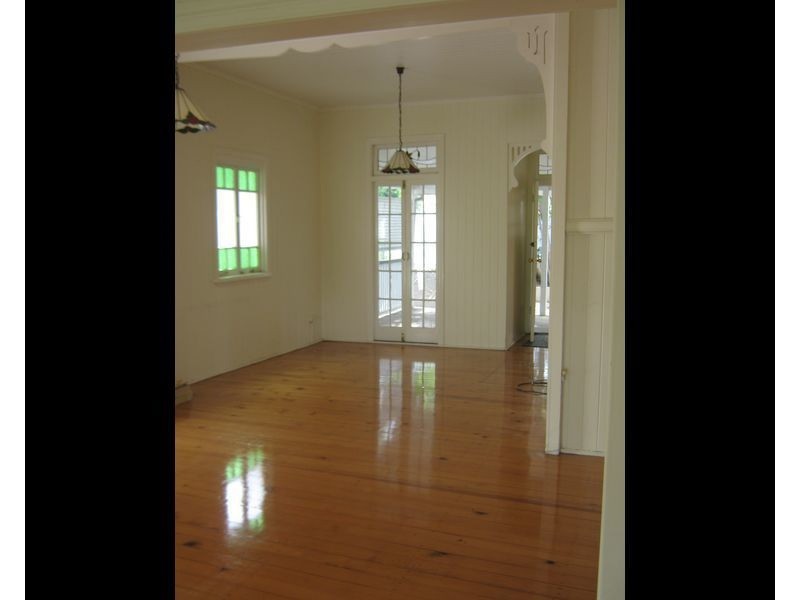 37 Fewings Street, Toowong QLD 4066