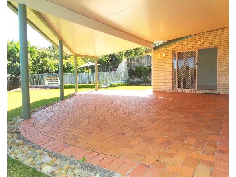 4 Accrington Place, Chapel Hill QLD 4069