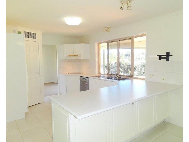 4 Accrington Place, Chapel Hill QLD 4069