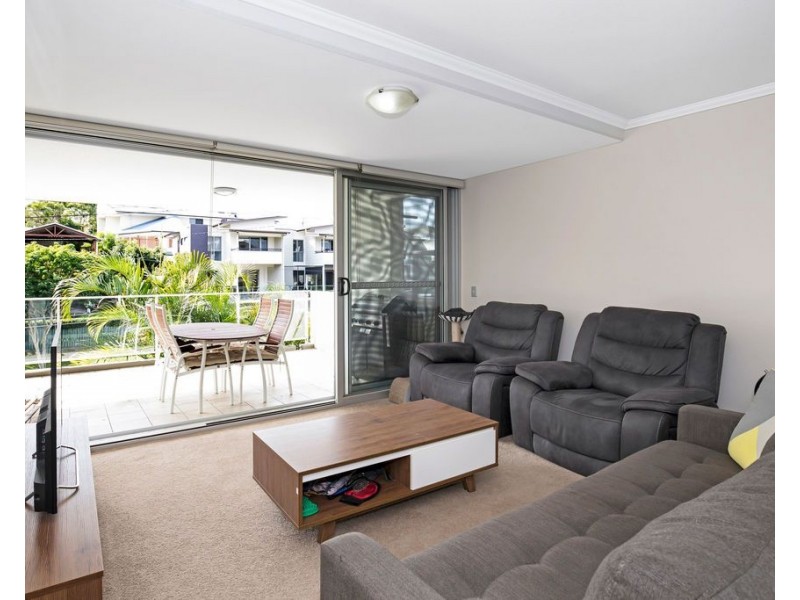 122/95 Clarence Road, Indooroopilly QLD 4068