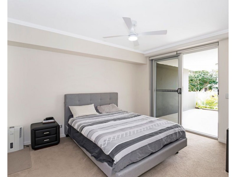 122/95 Clarence Road, Indooroopilly QLD 4068