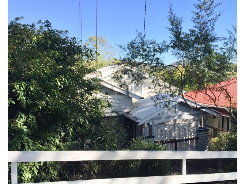 27 Osman Street, Bardon QLD 4065