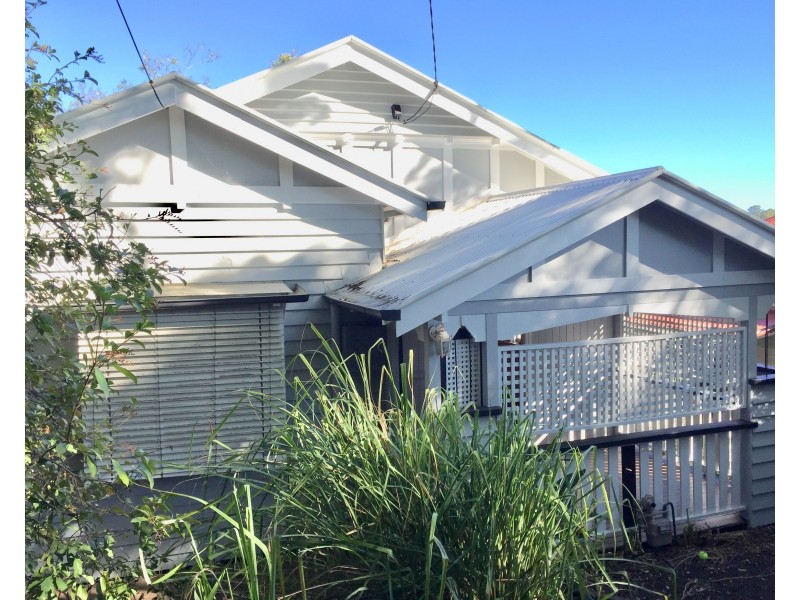 27 Osman Street, Bardon QLD 4065