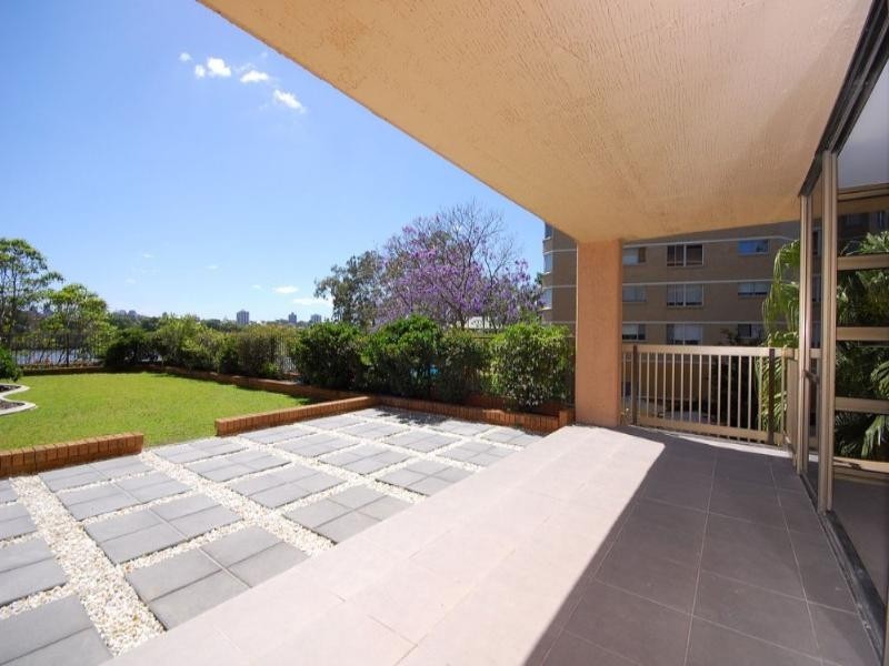 4/72 Sandford Street, St Lucia QLD 4067