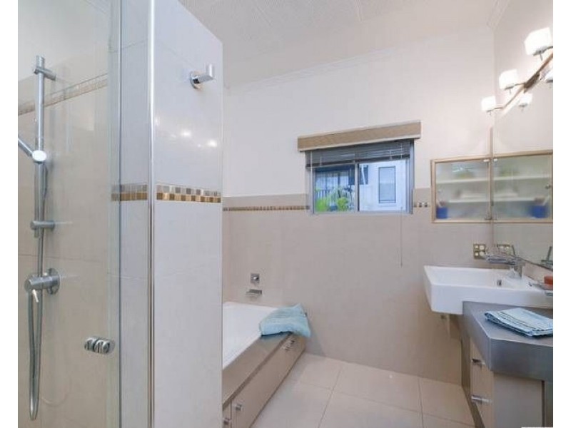 54 Ryans Road, St Lucia QLD 4067