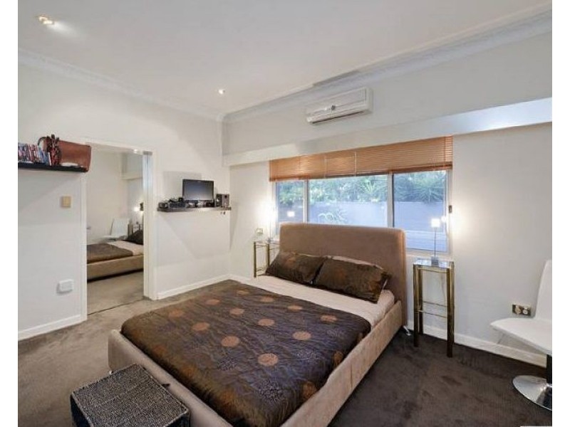 54 Ryans Road, St Lucia QLD 4067