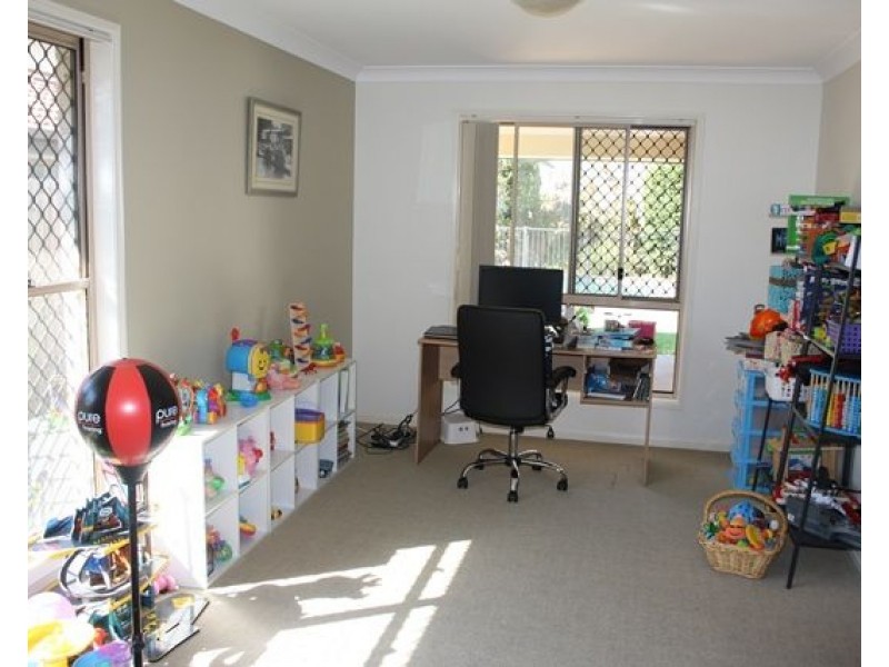 36 Salubris Place, Moggill QLD 4070