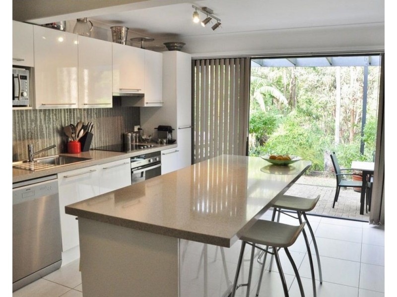 9b Tamarix Street, Chapel Hill QLD 4069