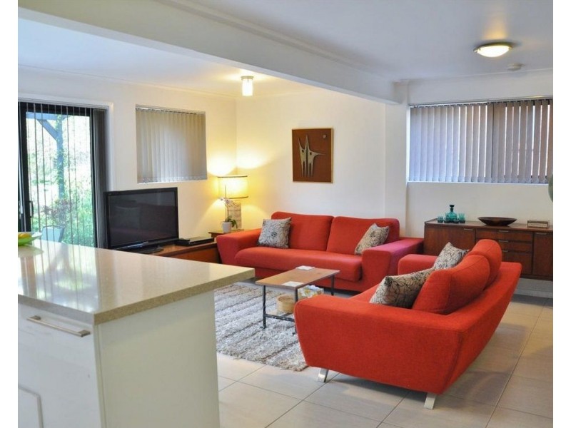 9b Tamarix Street, Chapel Hill QLD 4069