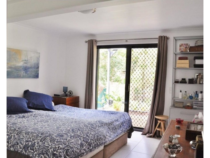 9b Tamarix Street, Chapel Hill QLD 4069