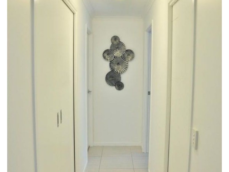 9b Tamarix Street, Chapel Hill QLD 4069