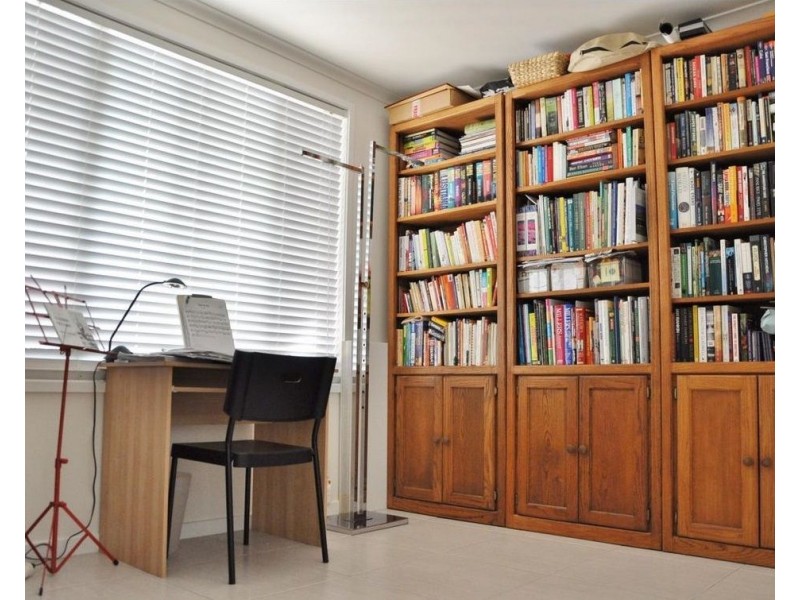 9b Tamarix Street, Chapel Hill QLD 4069