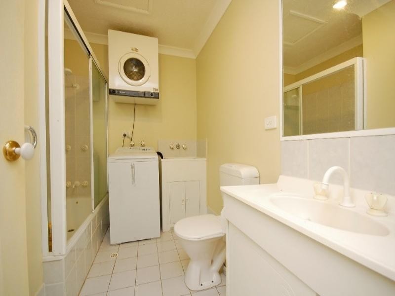 8/11 Lima Street, Auchenflower QLD 4066