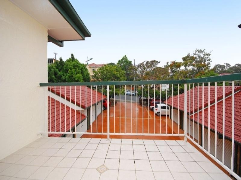 8/11 Lima Street, Auchenflower QLD 4066