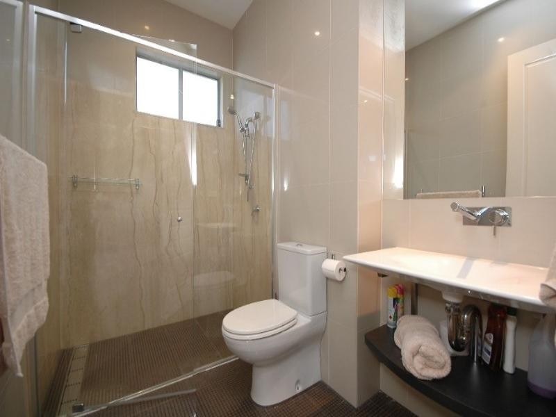 10 Victoria Terrace, Newstead QLD 4006