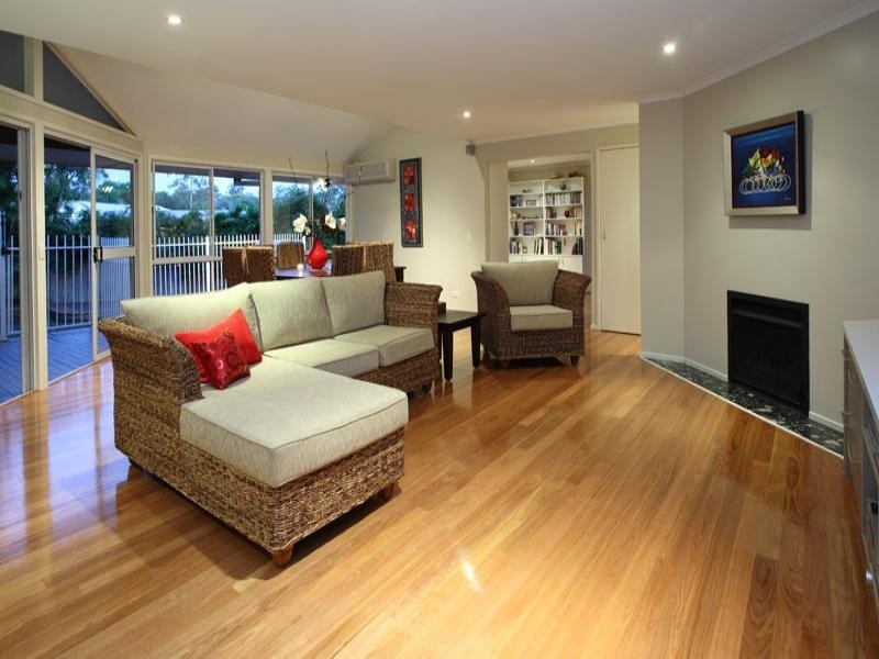 11 Moonah Street, Chapel Hill QLD 4069