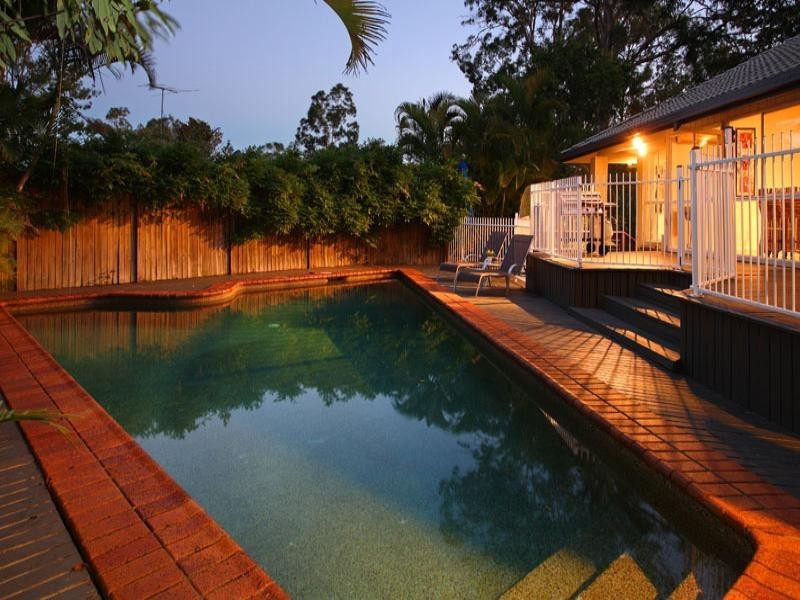 11 Moonah Street, Chapel Hill QLD 4069